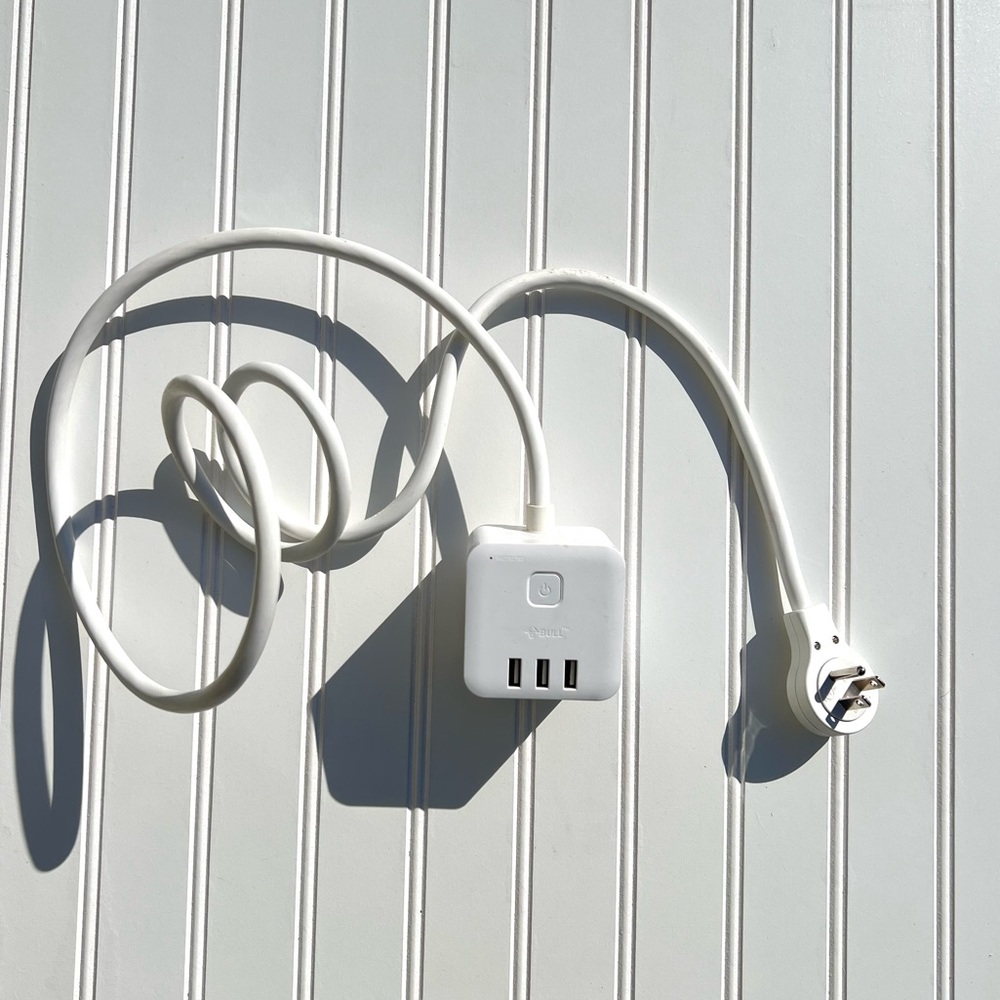 Bull Relocatable Power Plug with Surge Relocator